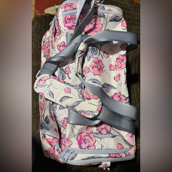 Vera Bradley Recycled Lighten Up Reactive large duffle bag - Picture 4 of 13